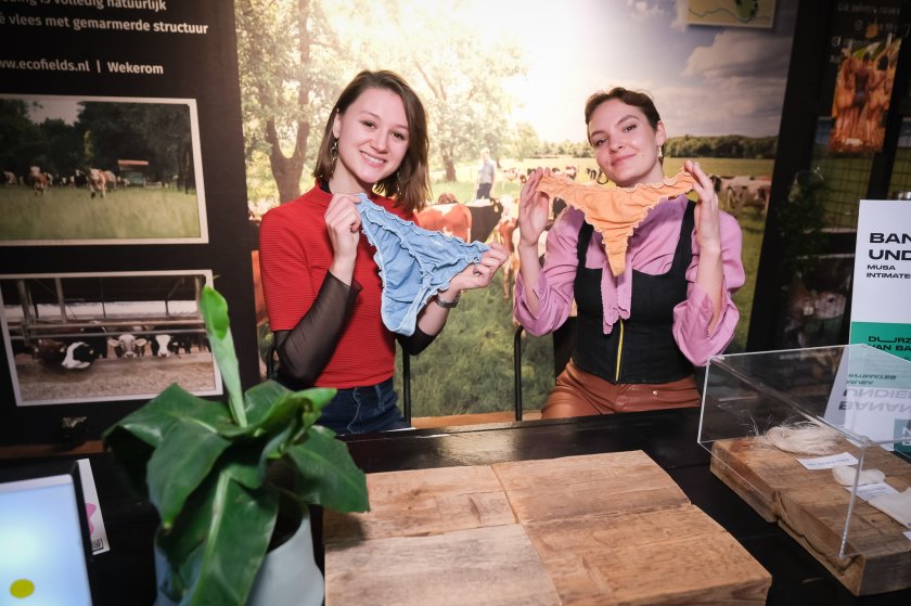 Lingerie made out of fibres extracted from the stems of the banana plant. Foto Guy Ackermans